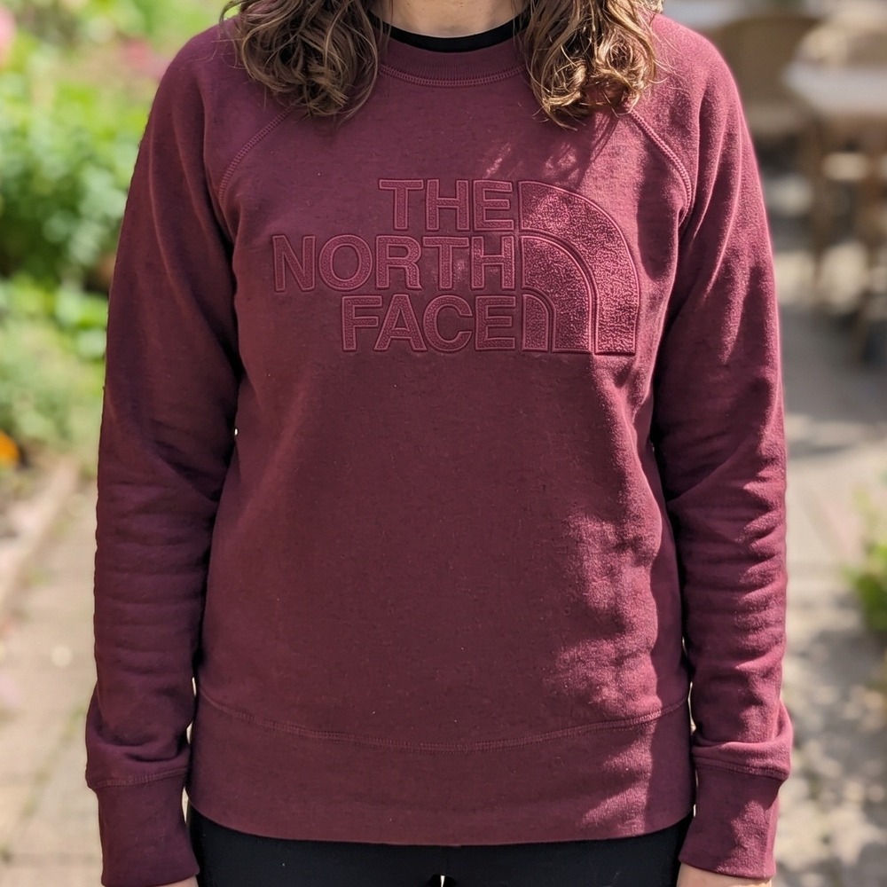 The North Face Womens Burgundy Tonal Embossed Logo Crewneck Sweatshirt Pullover